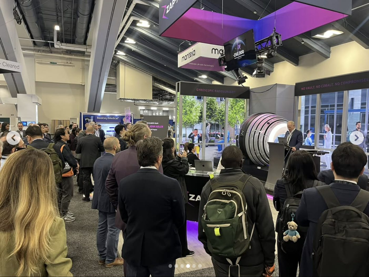 伟德体育 - 综合体育赛事平台|奥体中心相助同伴